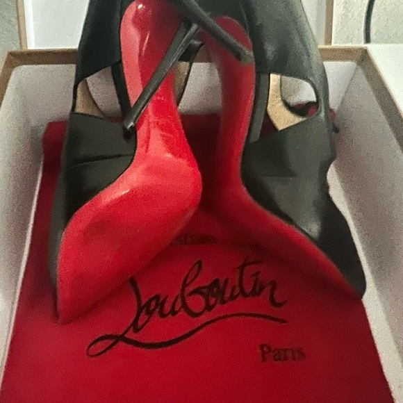 CHRISTIAN LOUBOUTIN
Shiny Nappa Sharpeta 100 Pumps BLACK - Picture 4 of 4